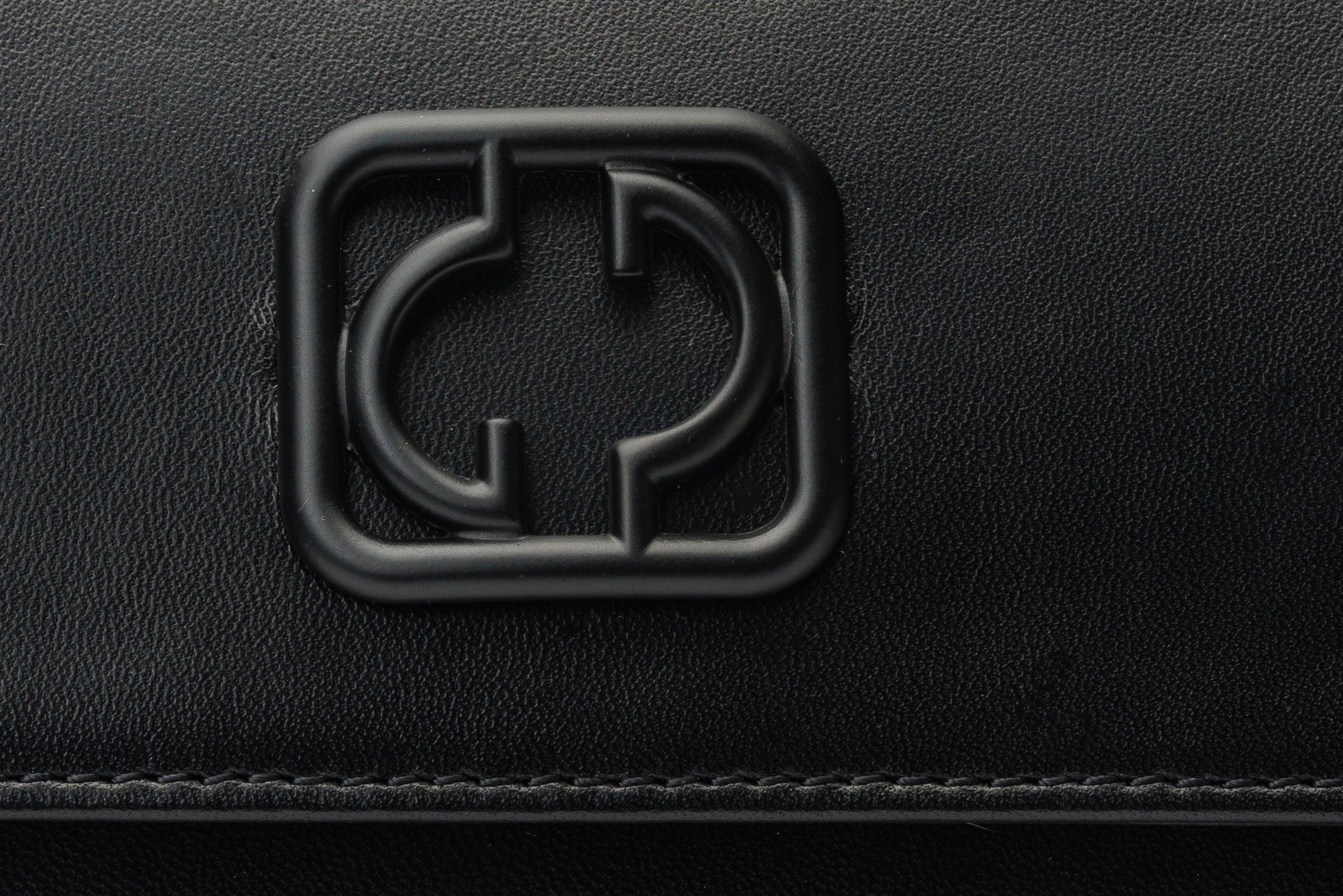 The Maneadero Black Leather Handbag