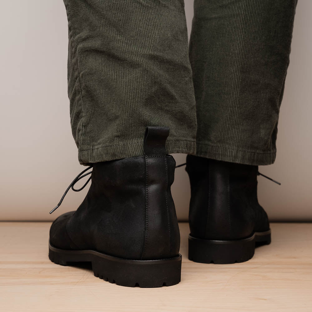 46 - 602 - Blk Rezza Suede Calfskin Chukka Boot Black Shop by Zelli Italia – Don't Panic Shoes