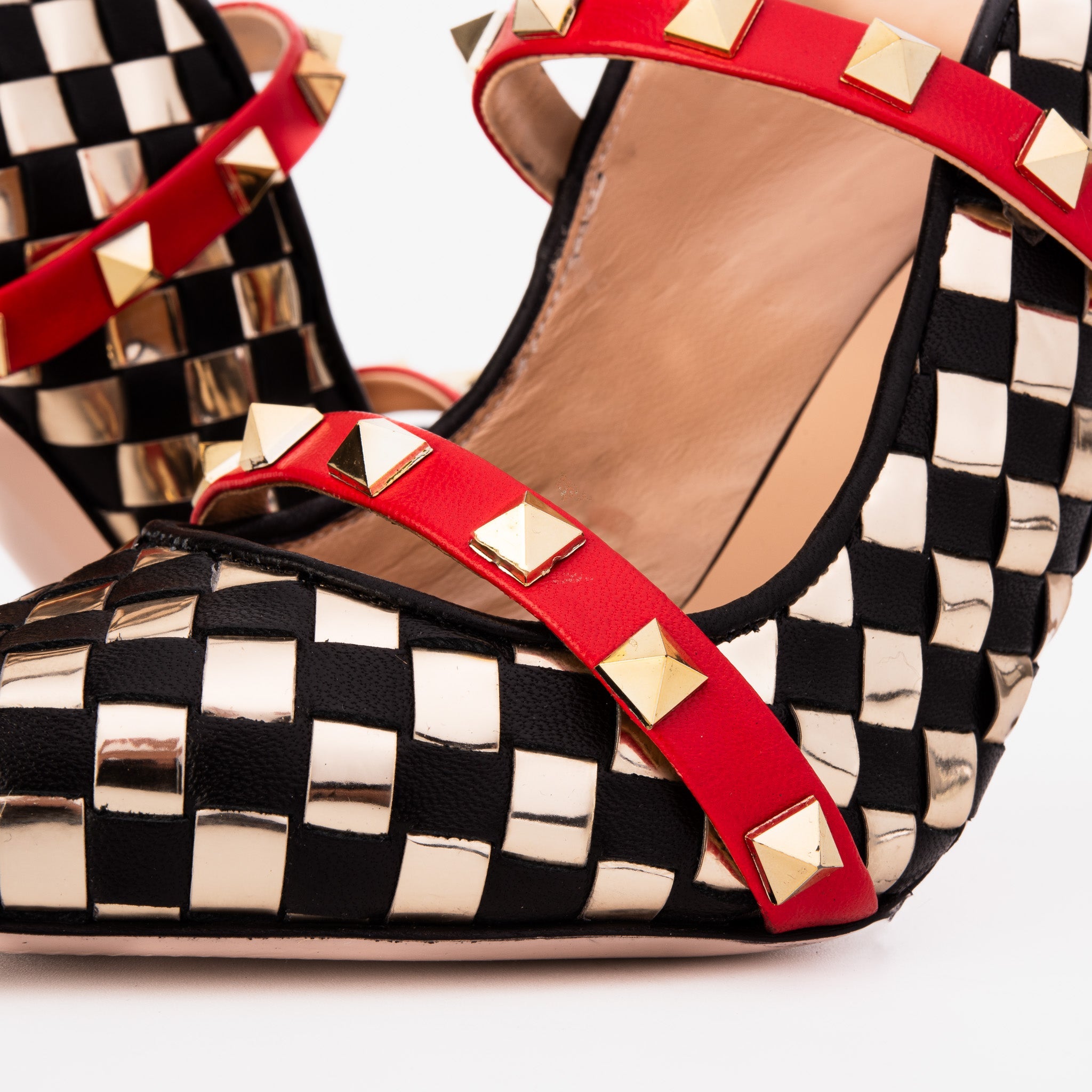 The Dosso Black Handwoven Leather Pointy Toe Women Sandal