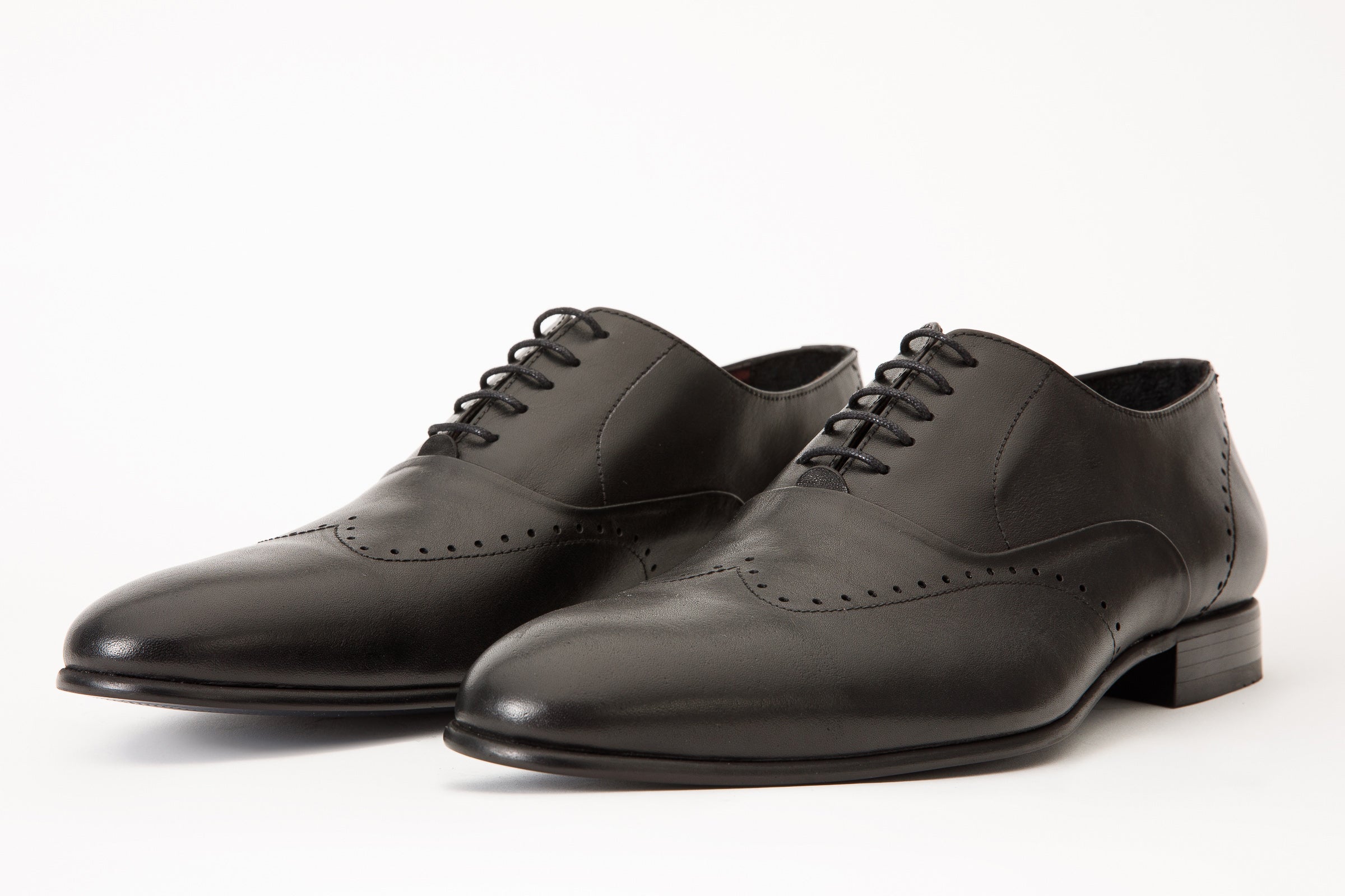 The Roma Black Leather Wingtip Oxford Men Shoe