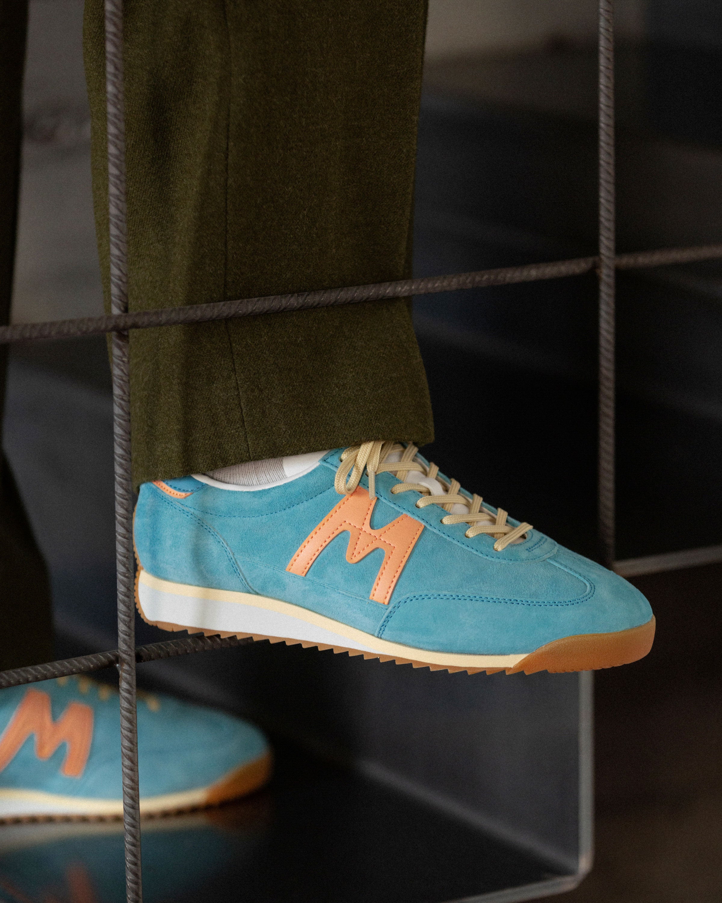 Karhu Mestari Sneaker - Delphinium Blue/Peach Fuzz