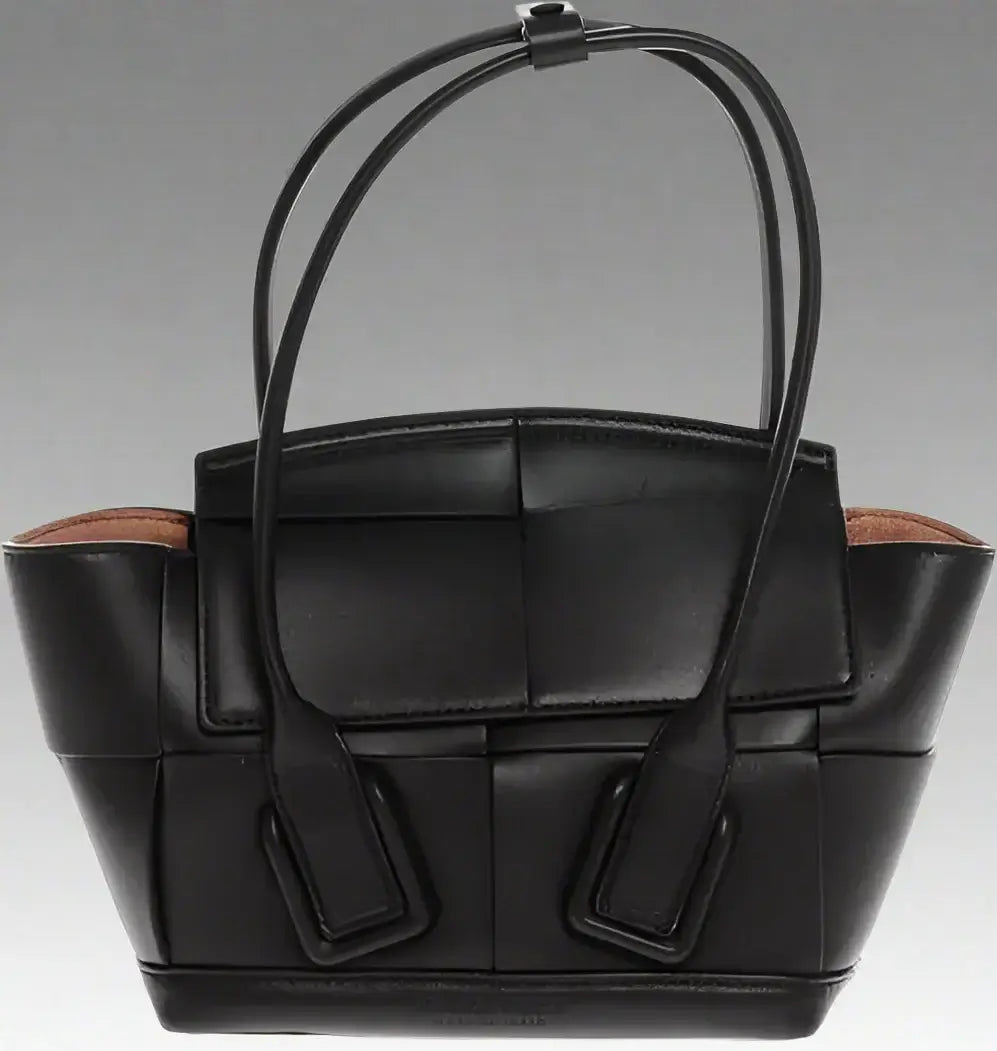 Bottega Veneta Intreccio Handbag Leather Black P688720