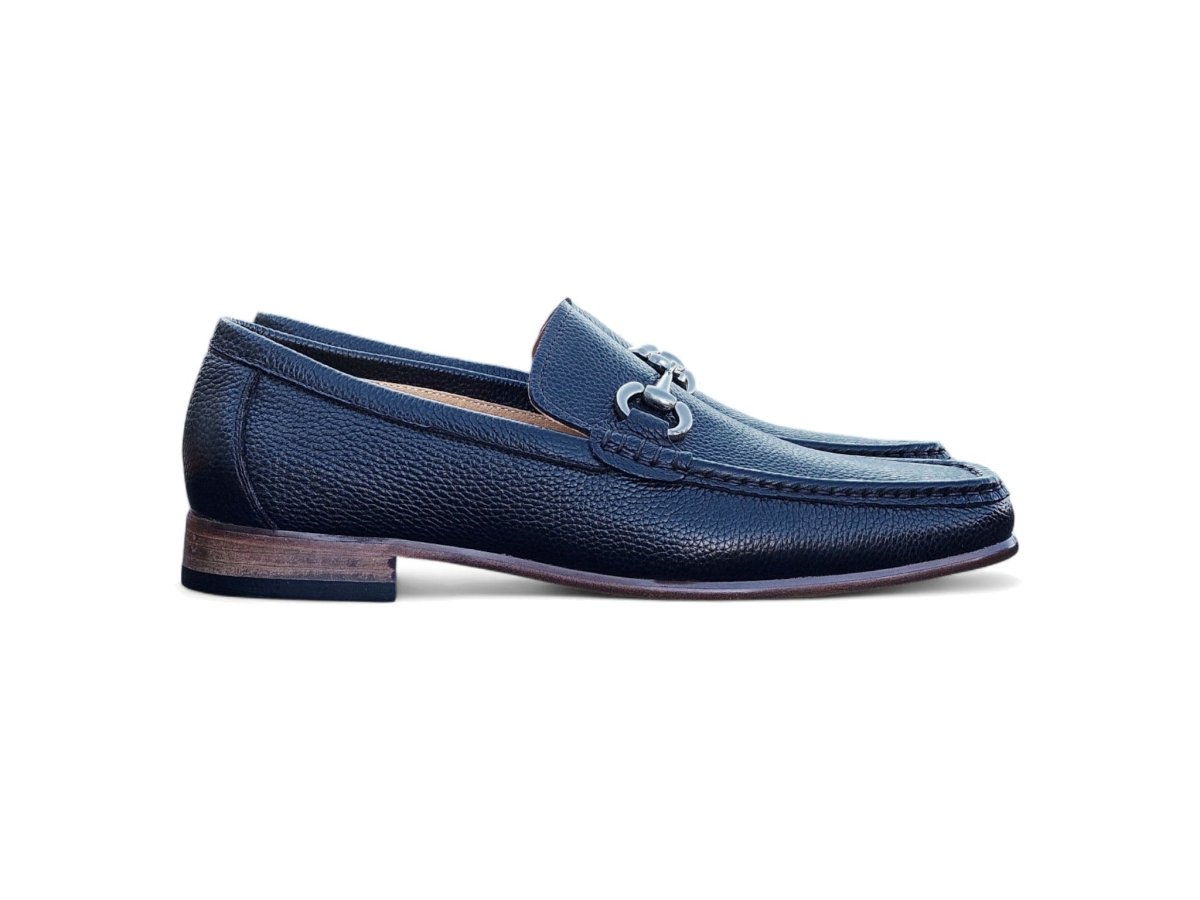 Carrucci Victor Horsebit Loafer Pebble Grain Leather Kl201 - 01 Shoes by Carrucci Shoes – Don't Panic Shoes