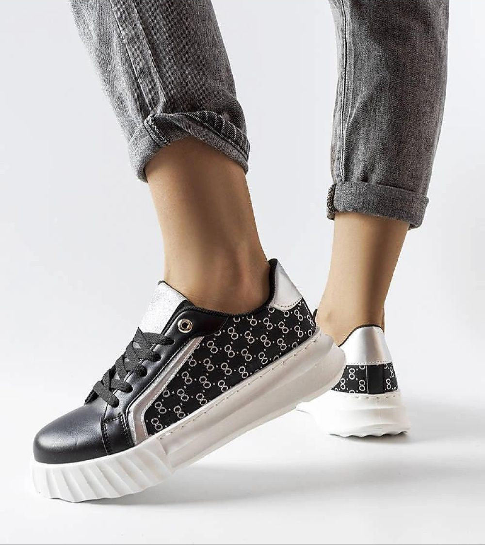 Varello Urban Platform Sneakers in Black
