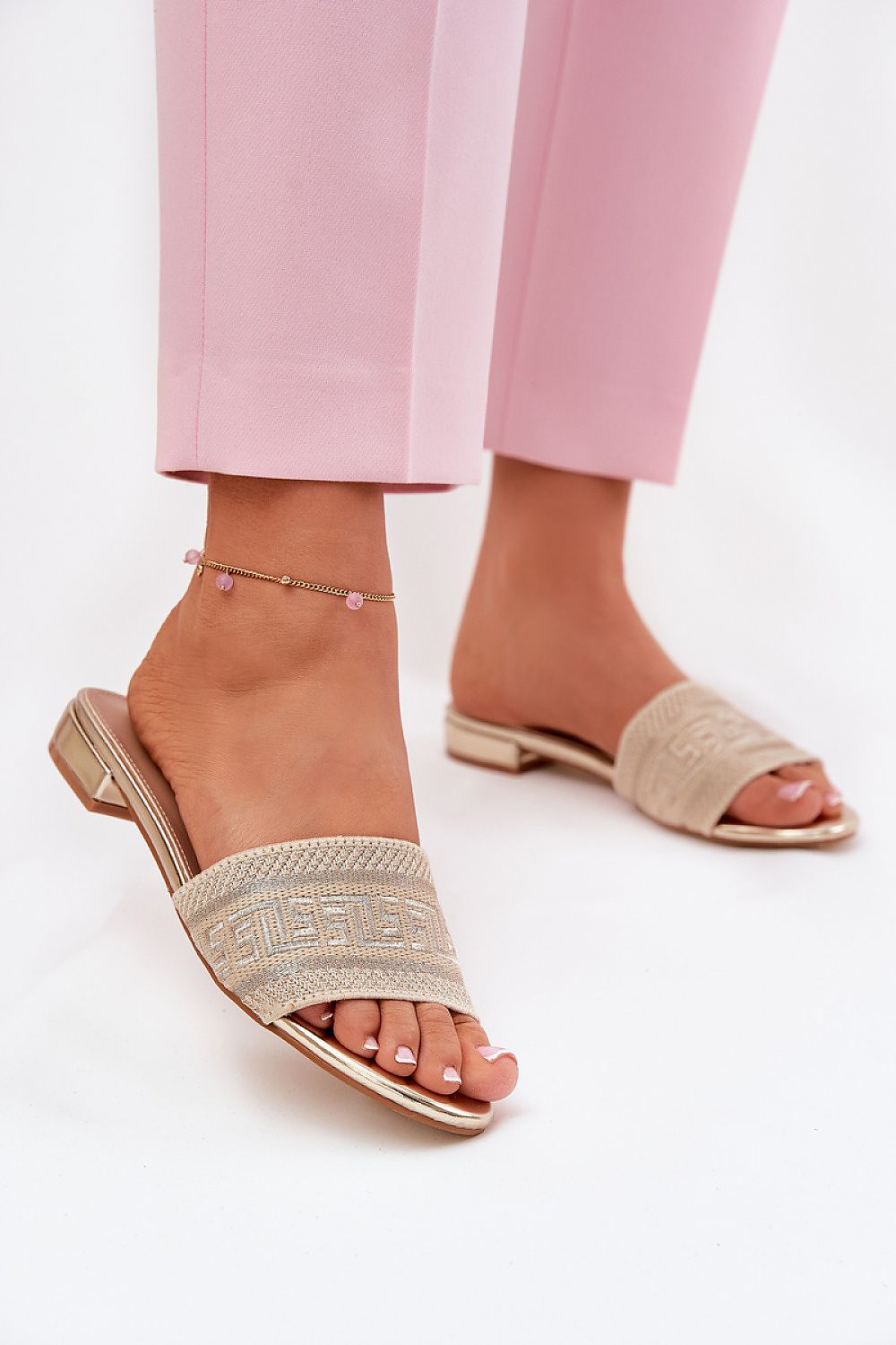 Arelia Flat Summer Slides