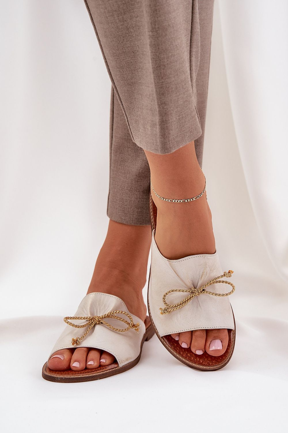 Veletta Soft Bow Sandals