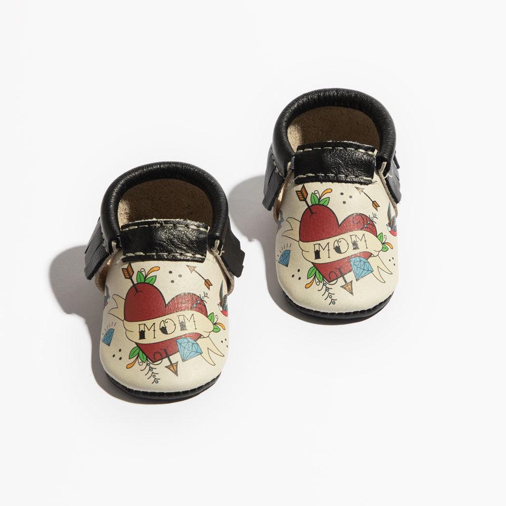 I Heart Mom Moccasin Baby Shoe Moccasin by Freshly Picked – Don't Panic Shoes