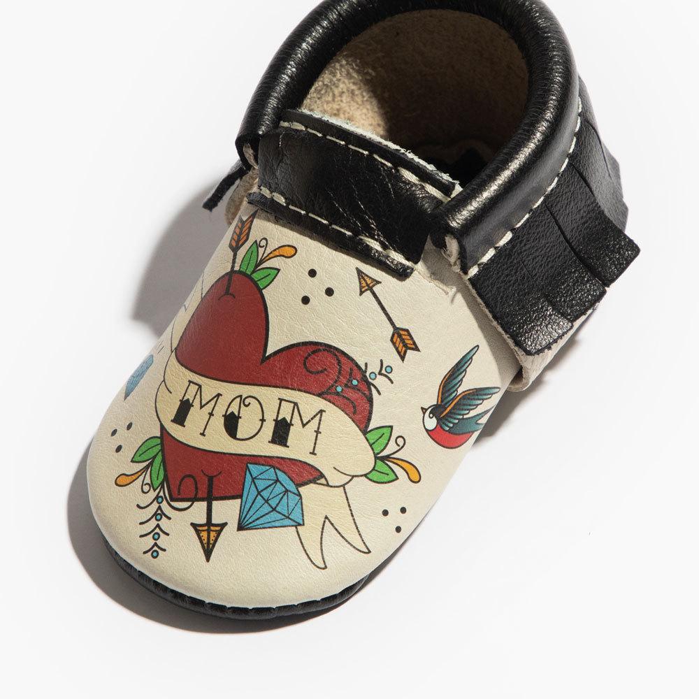 I Heart Mom Moccasin Baby Shoe Moccasin by Freshly Picked – Don't Panic Shoes