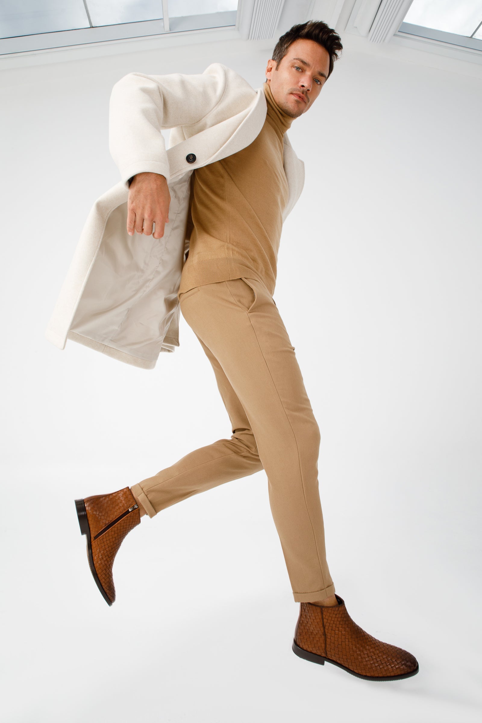 The Wellington Tan Handwoven Leather Men Boot with a Zipper