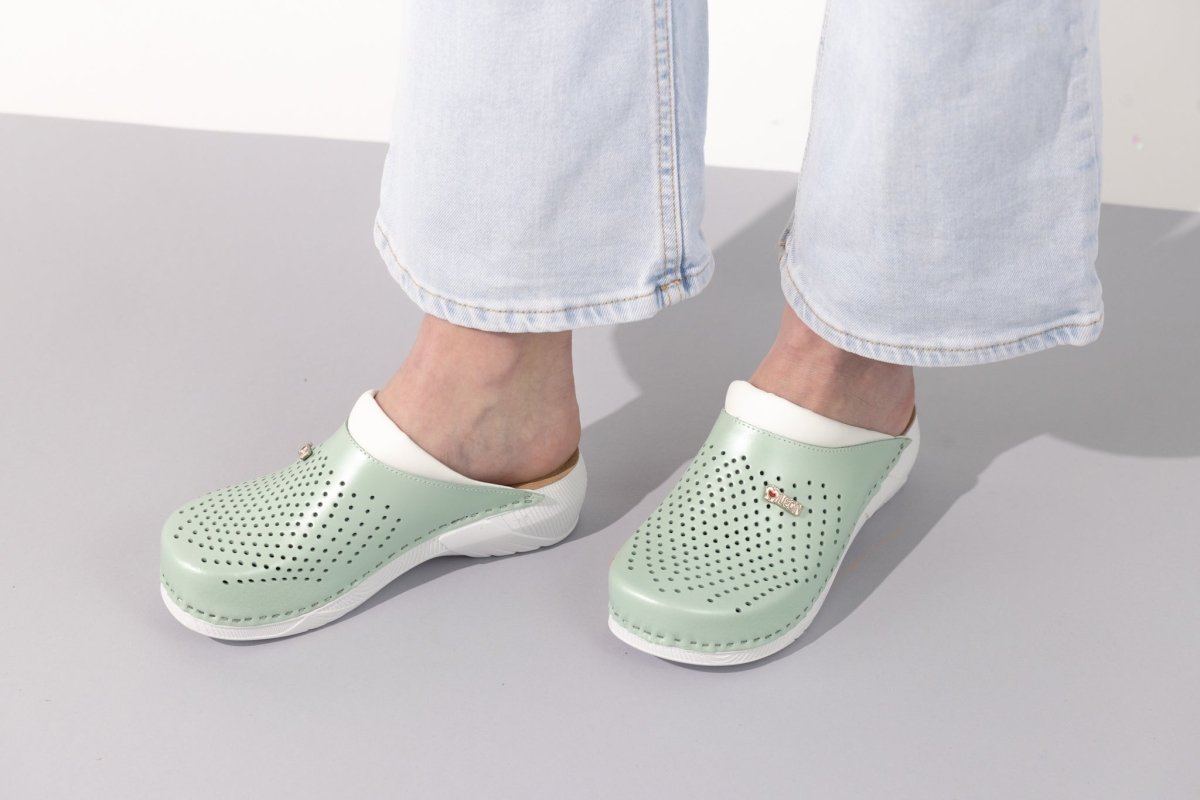 Leon Pandora Iii Women’S Pearlescent Leather Clogs Gel by Leon Footwear Usa – Don't Panic Shoes