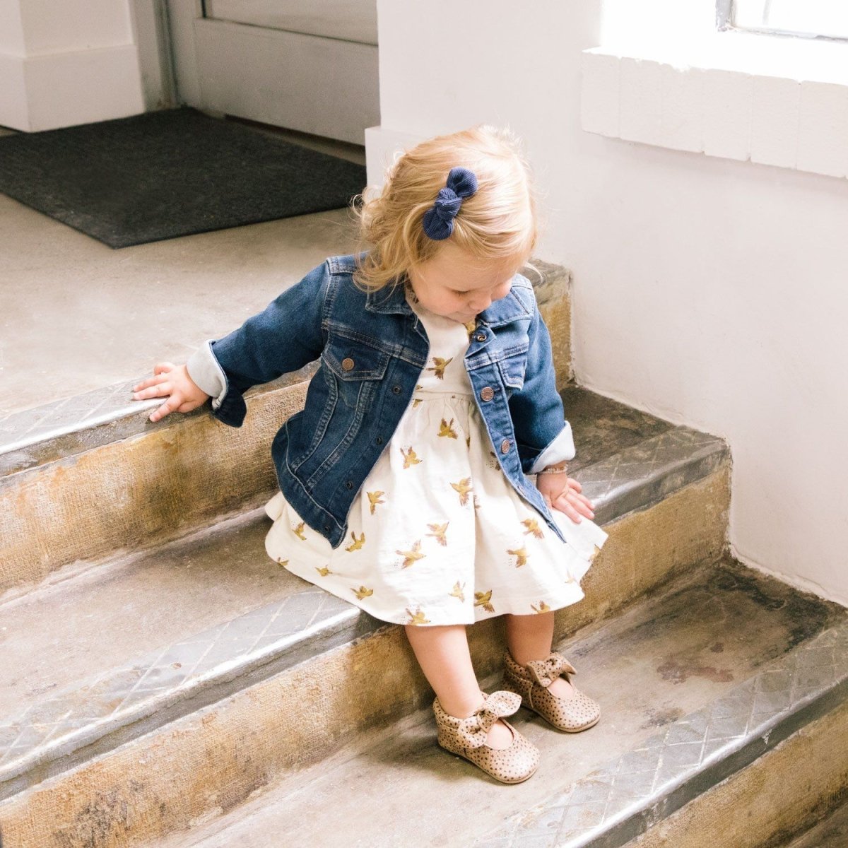 Newborn Almond Speckles Knotted Bow Baby Shoe Knotted Bow Mocc by Freshly Picked – Don't Panic Shoes