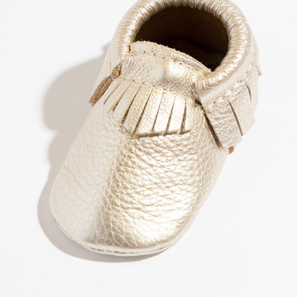 Platinum Moccasin Baby Shoe Moccasin by Freshly Picked – Don't Panic Shoes