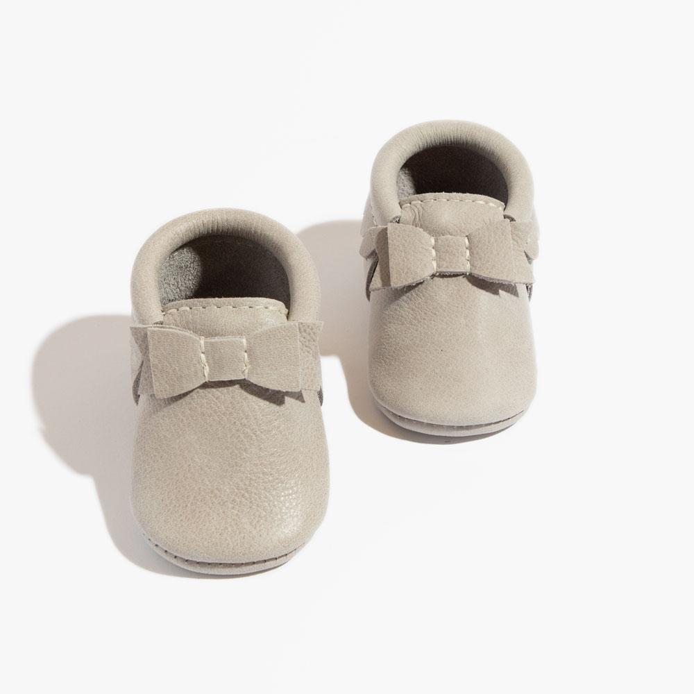 Salt Flats Bow Baby Shoe Bow Mocc by Freshly Picked – Don't Panic Shoes