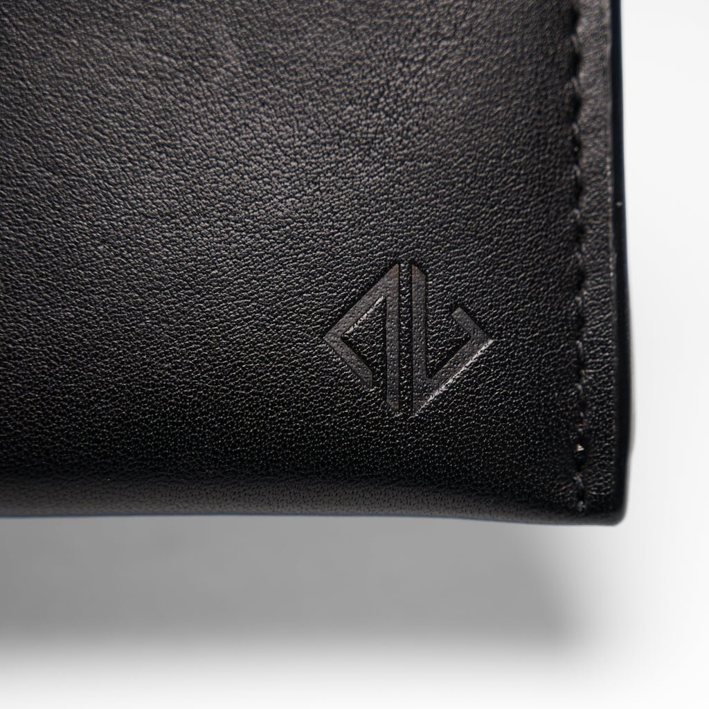 Smart Tech Slim Durable Everyday Wallet Leather Obsidian Wallet by Amberjack – Don't Panic Shoes