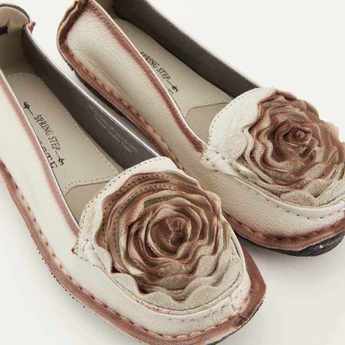 Spring Step Shoes L'artiste Dezi Women's Handpainted Leather Shoes Slip - On Shoe by Spring Step Shoes – Don't Panic Shoes