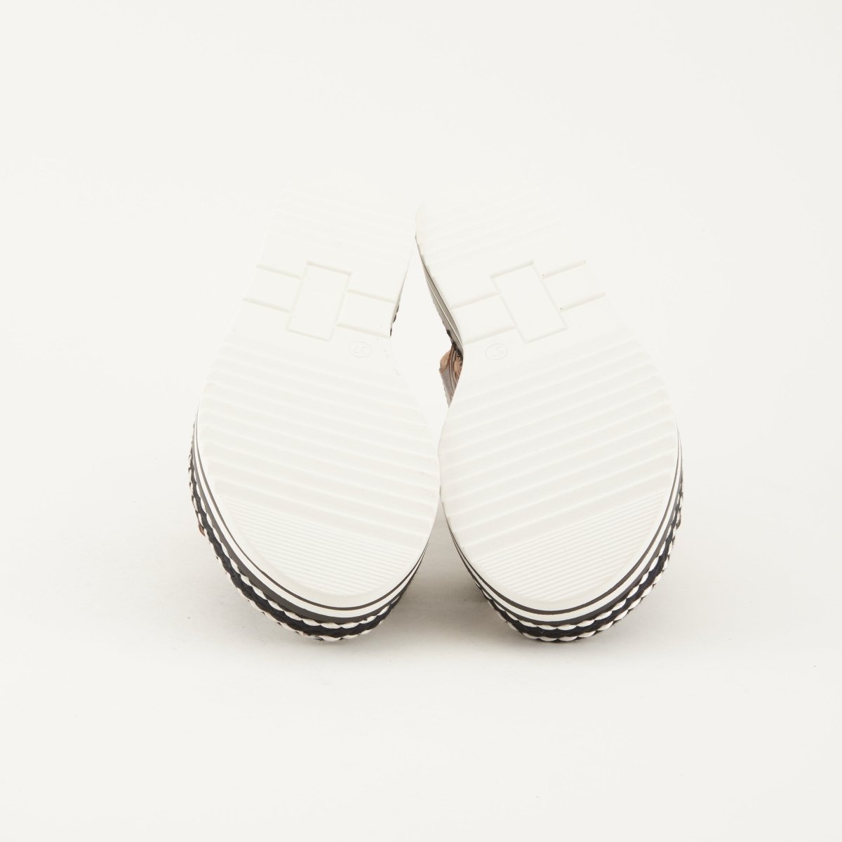 Spring Step Shoes L'artiste Laga Women's Slingback Sandals Slingback Sandals by Spring Step Shoes – Don't Panic Shoes