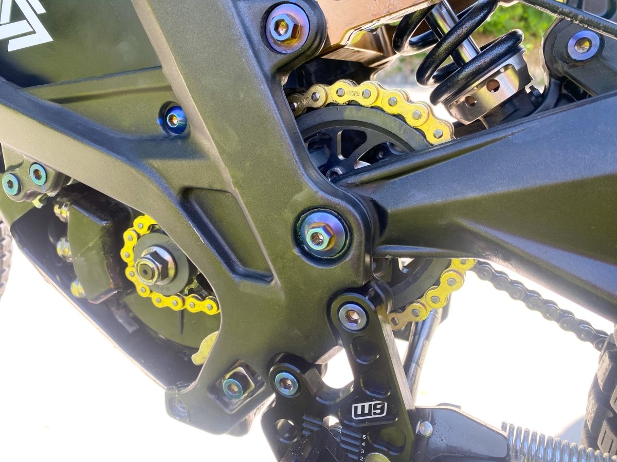 Warp 9 Warp Drive 420 Chain Drive Kit Surron Light Bee Metal Chain and Sprocket Kit by Howling Moto – Don't Panic Shoes