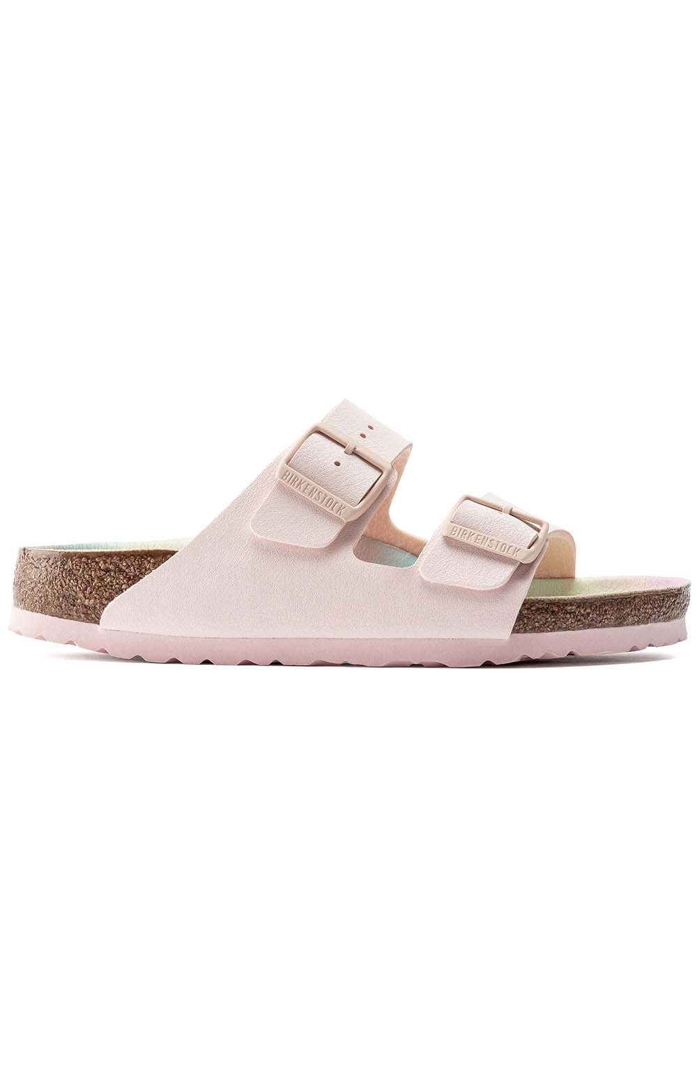  Close-up of the Birkenstock Arizona Vegan Sandals Light Rose BR1022536, highlighting the durable and sustainable materials used