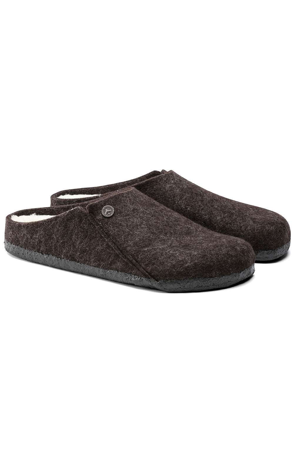 Cozy and luxurious Zermatt shearling wool felt slippers in mocha color