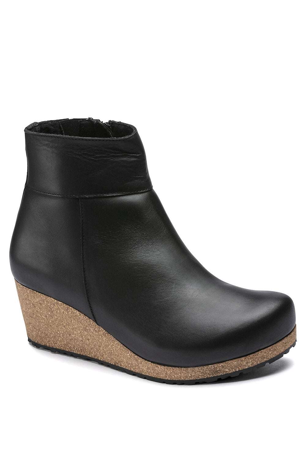 Alt text: Stylish and versatile black Ebba Boot (1017937) perfect for any occasion