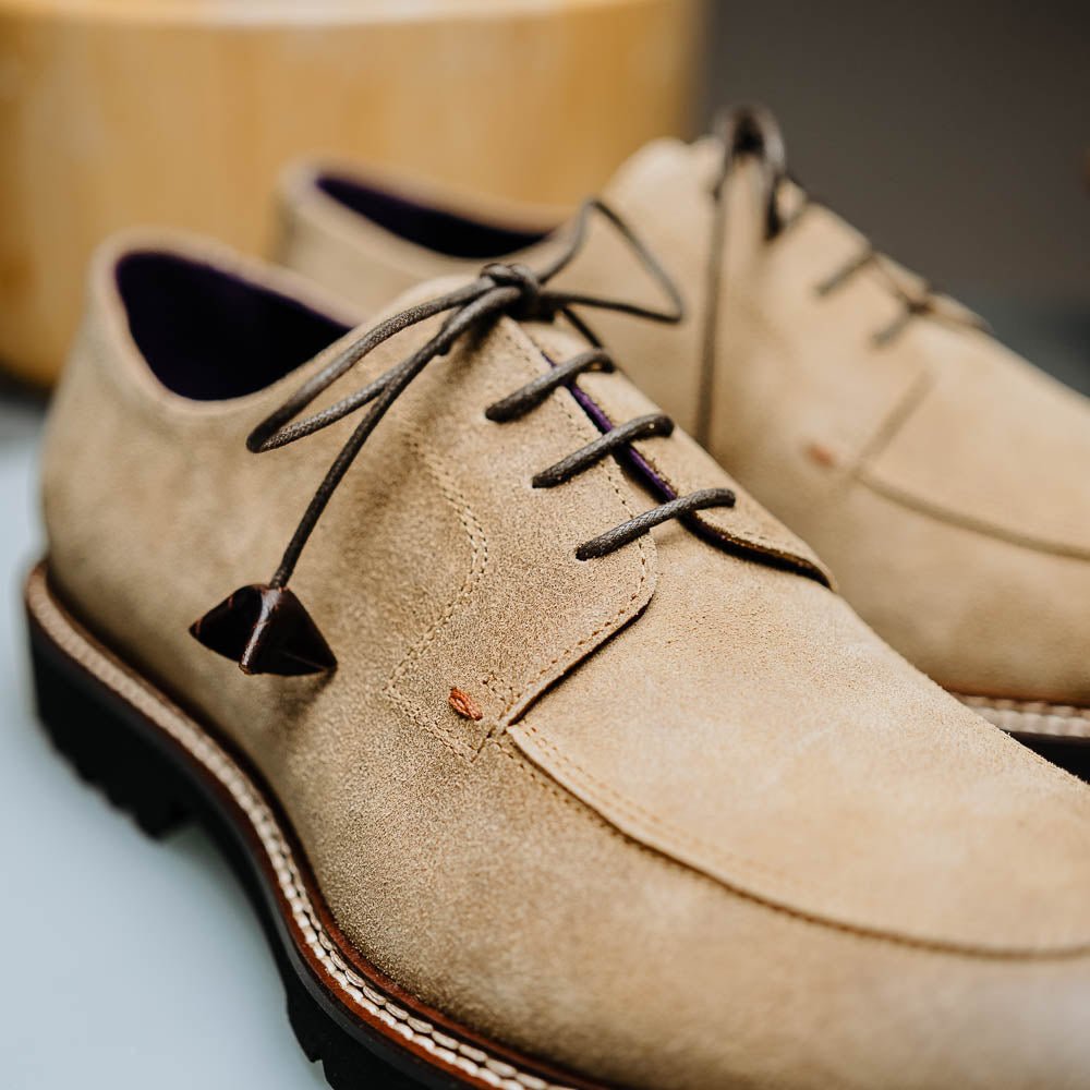 26 - 224 - Oak Campo Sueded Goatskin Lace Up With Wax Finish, Oak Shop by Zelli Italia – Don't Panic Shoes