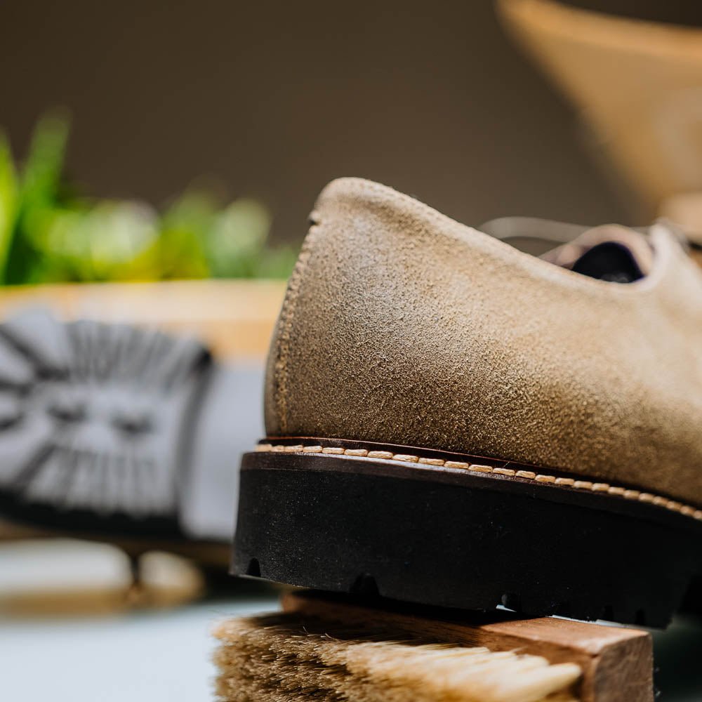 26 - 224 - Oak Campo Sueded Goatskin Lace Up With Wax Finish, Oak Shop by Zelli Italia – Don't Panic Shoes