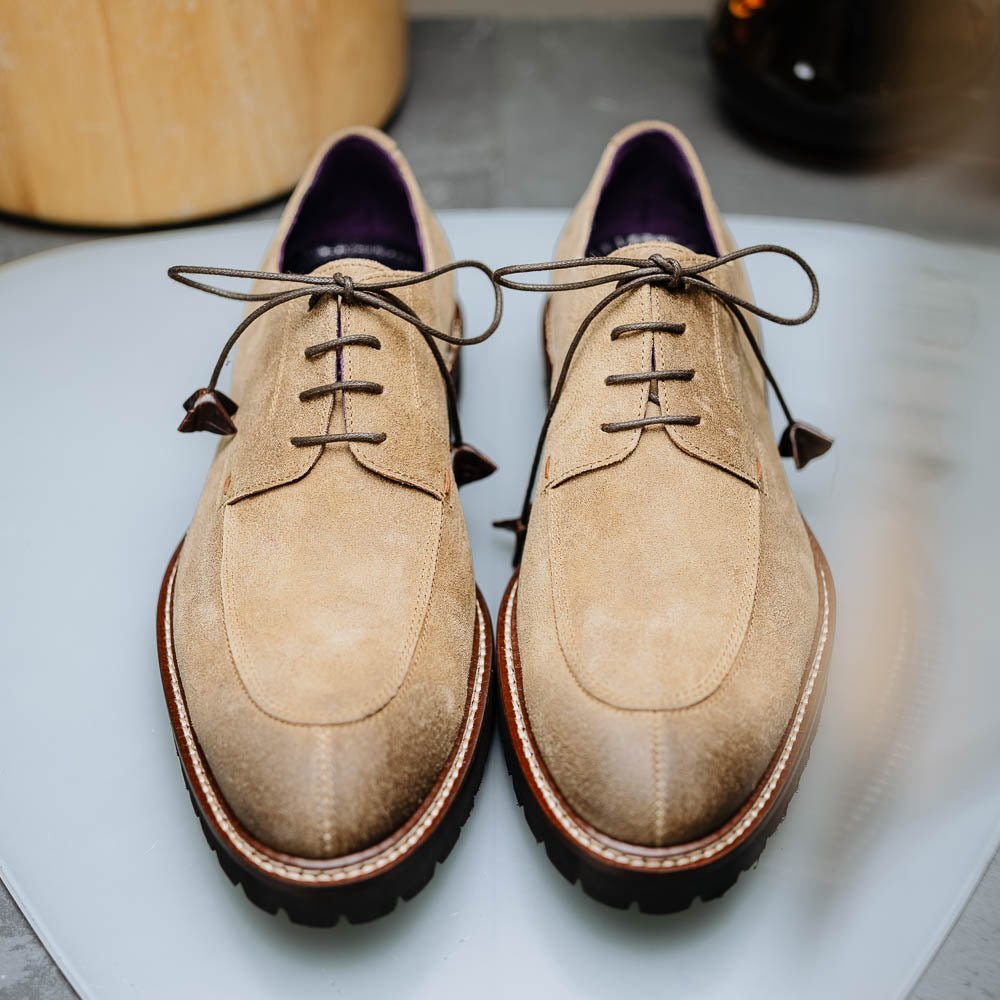 26 - 224 - Oak Campo Sueded Goatskin Lace Up With Wax Finish, Oak Shop by Zelli Italia – Don't Panic Shoes