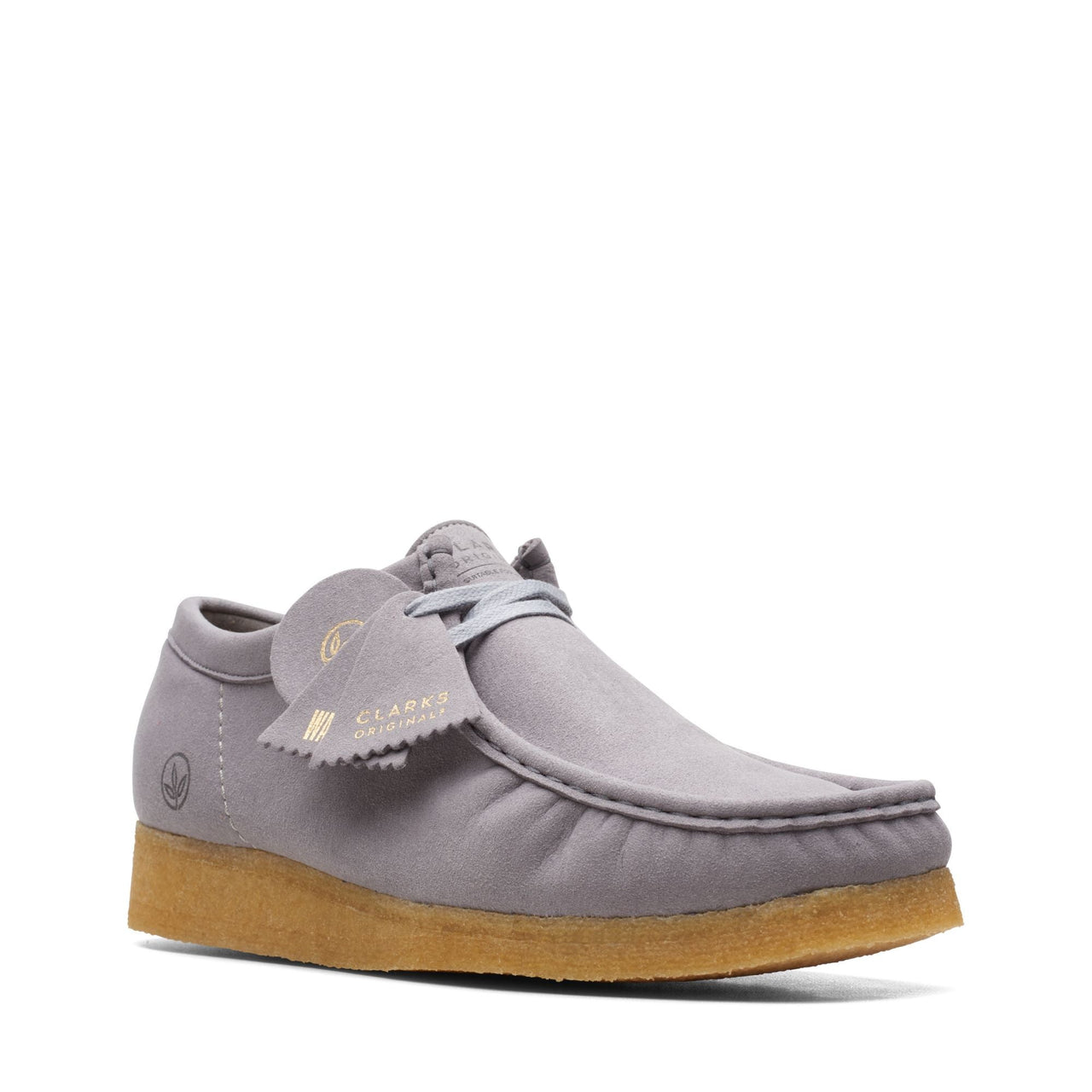 Close-up of [26165991] MENS CLARKS WALLABEE in brown suede with lace-up closure and cushioned footbed