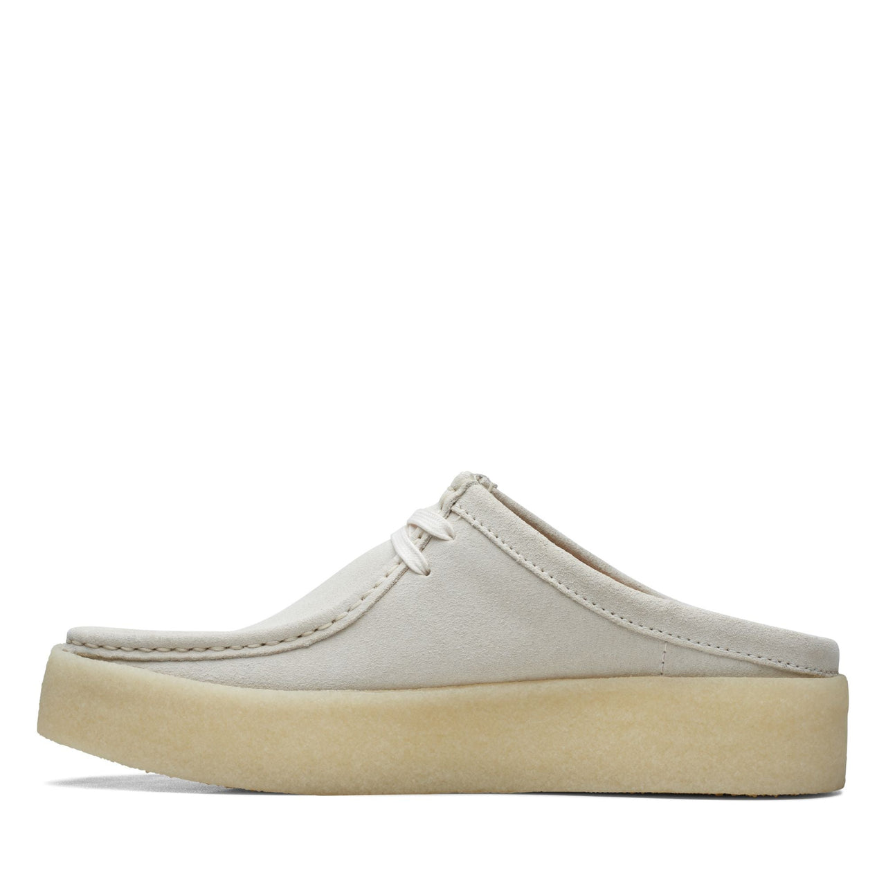 Stylish and comfortable MENS CLARKS WALLABEECUP LO shoes in a classic design