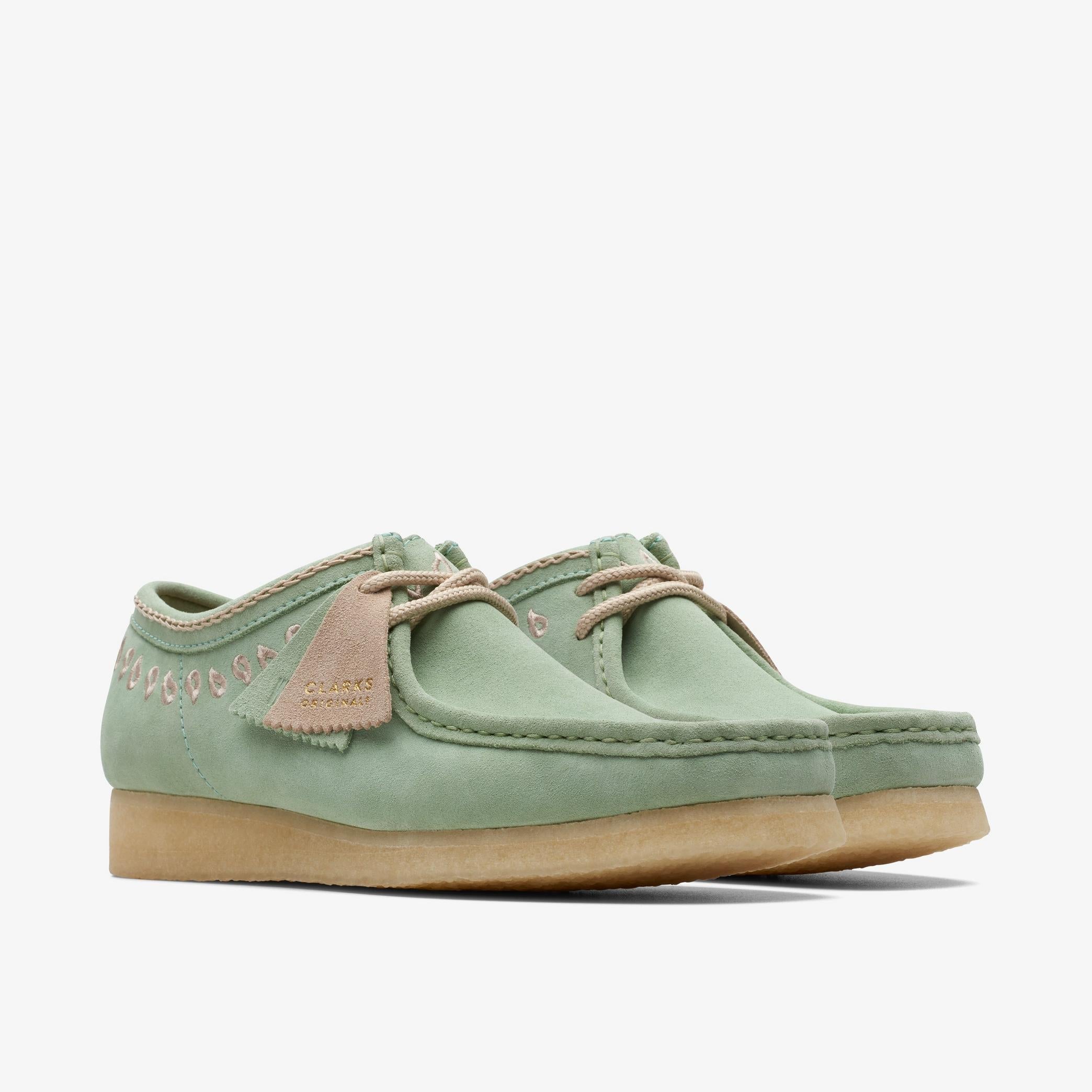 [26172073] Mens CLARKS WALLABEE - GREEN EMBROIDERY