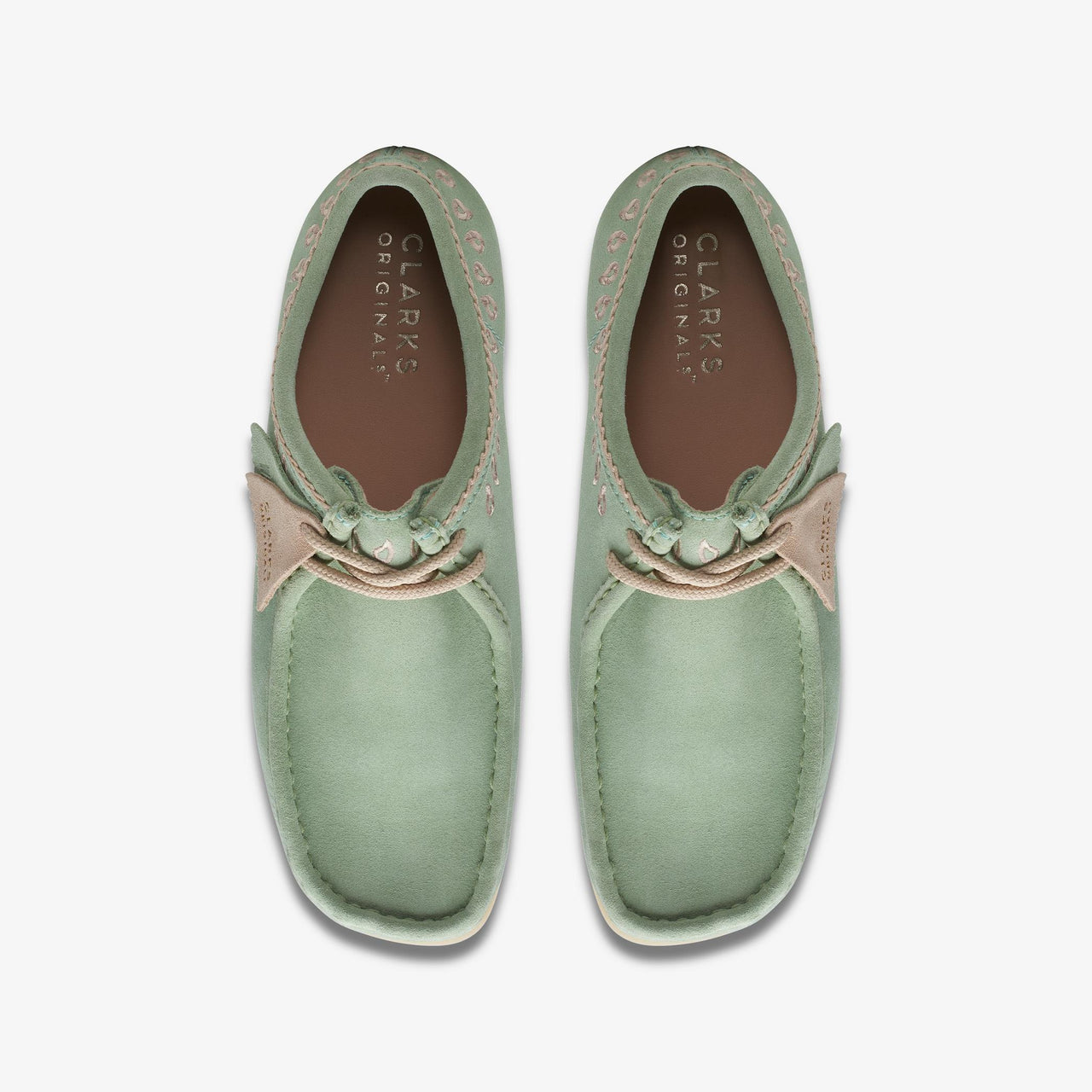 Trendy Mens Clarks Wallabee in Green with Exquisite Embroidery Patterns