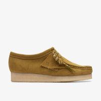 Thumbnail for Womens Clarks Wallabee shoe in mid green suede, side view