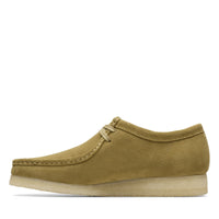 Thumbnail for A close-up image of the [26173640] MENS CLARKS WALLABEE in brown leather, showcasing the iconic moccasin toe and signature crepe sole