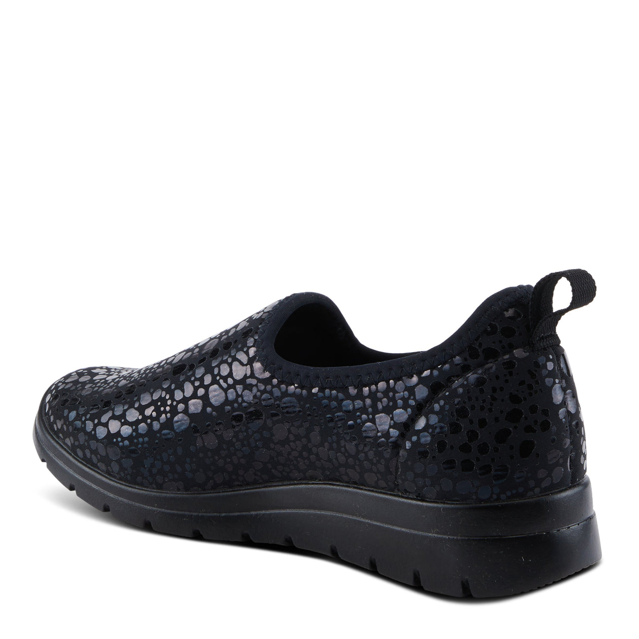  Black leather slip-on shoes with a modern and sophisticated crocodile pattern