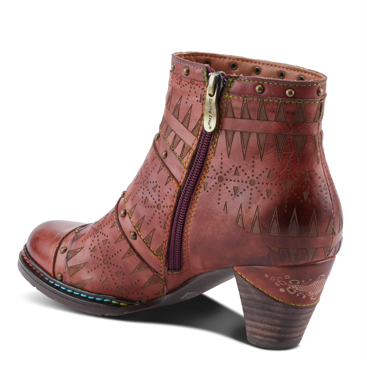 L'ARTISTE NIOBE BOOTS with a smooth, polished finish for a sophisticated look