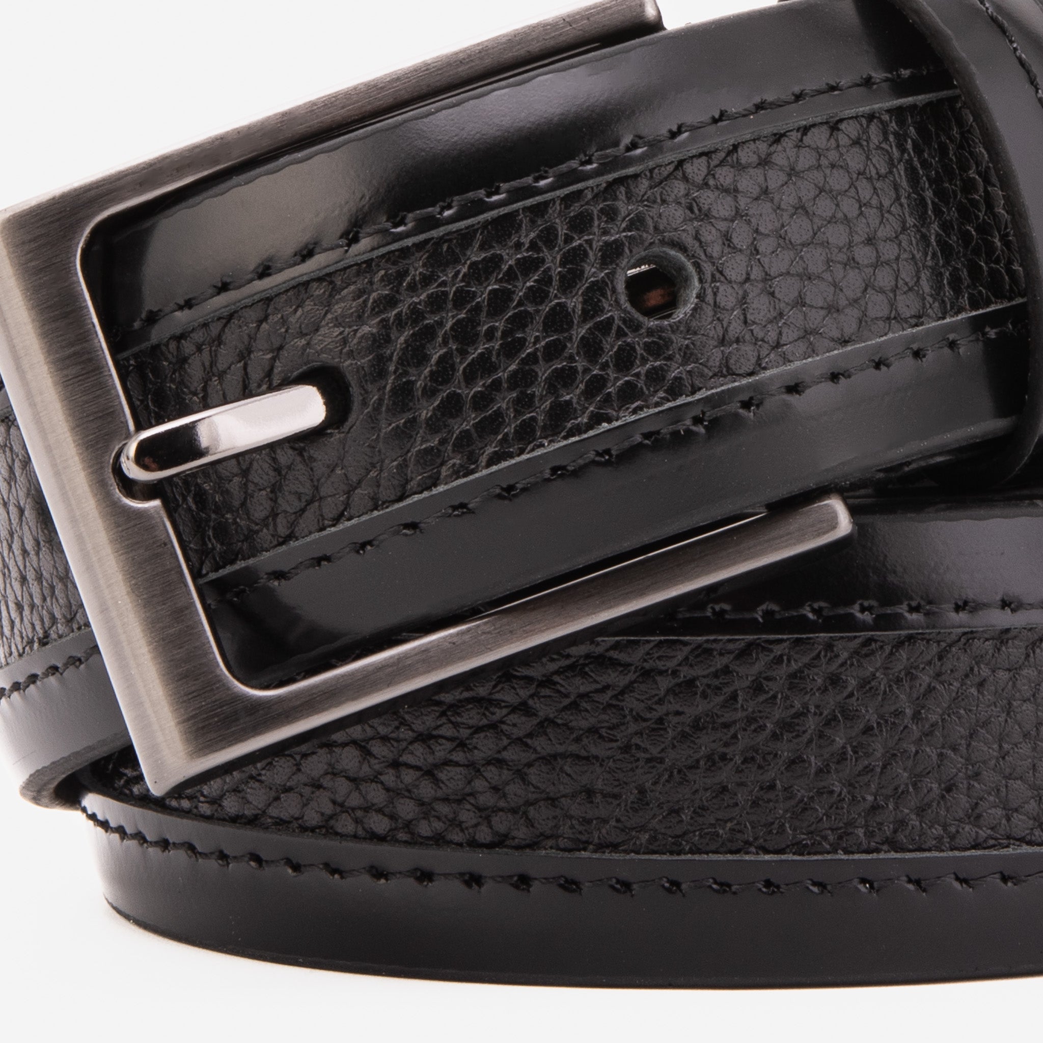 The Everest & Rockwell Black Leather Belt