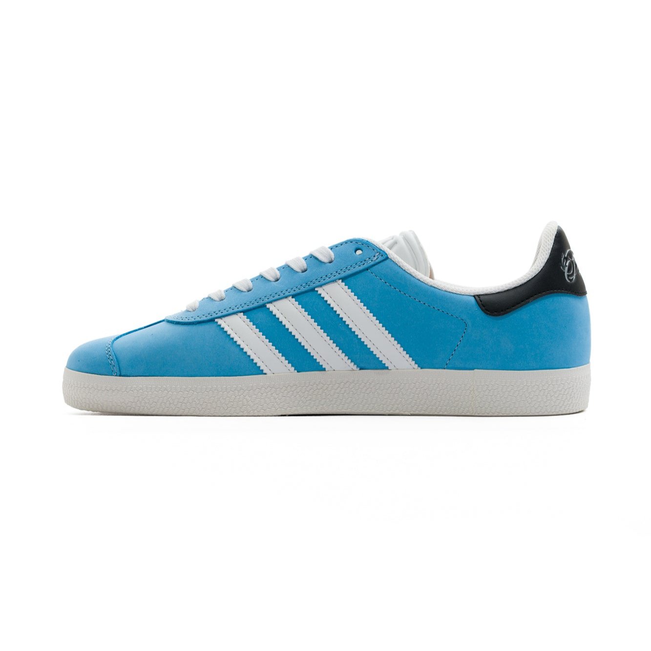 Adidas MNUFC X FAMILIA Gazelle ADV Shoes - Crystal White / Core Black / Better Scarlet