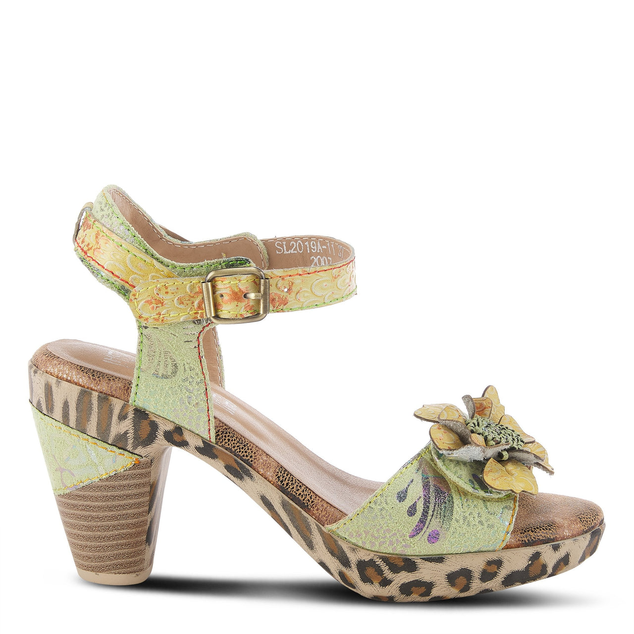 L'Artiste Wildcat Sandals featuring a tonal stitch design and open toe