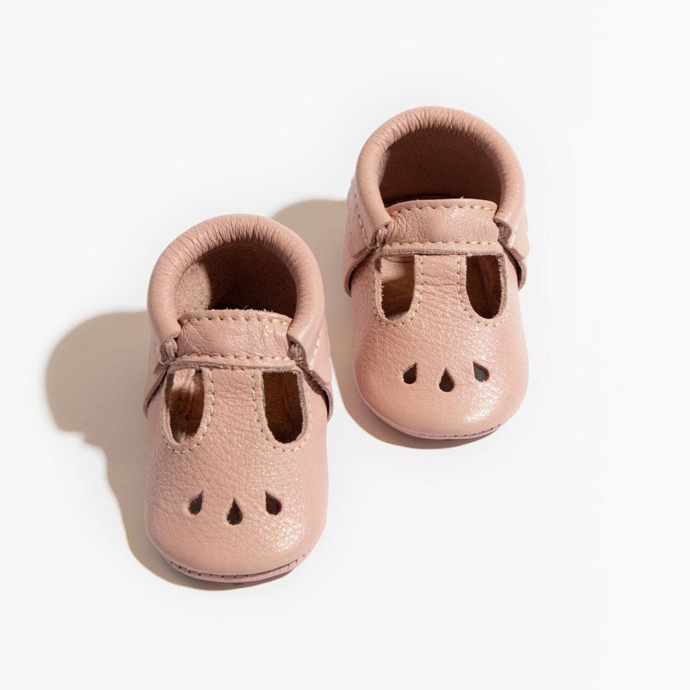 Blush Mary Jane Baby Shoe Mary Jane by Freshly Picked – Don't Panic Shoes