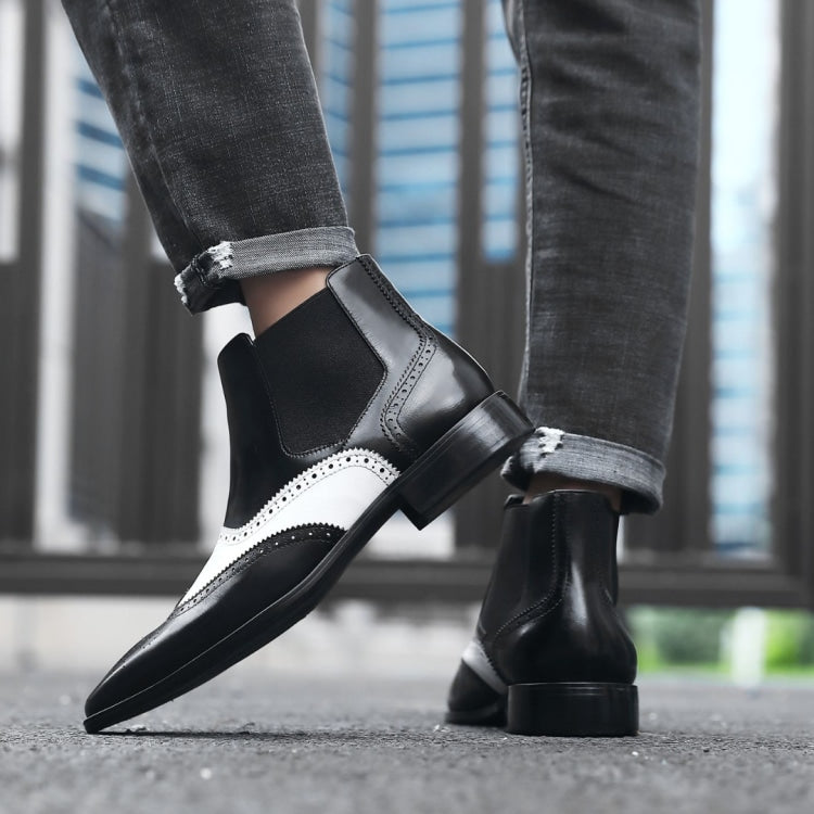 Close-up of AG2632 Black & White sneaker sole with traction pattern