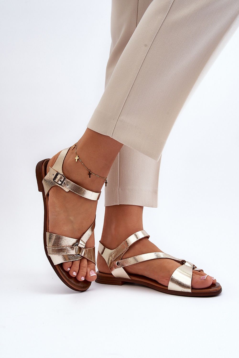 Sylvara Classic Leather Flat Sandals