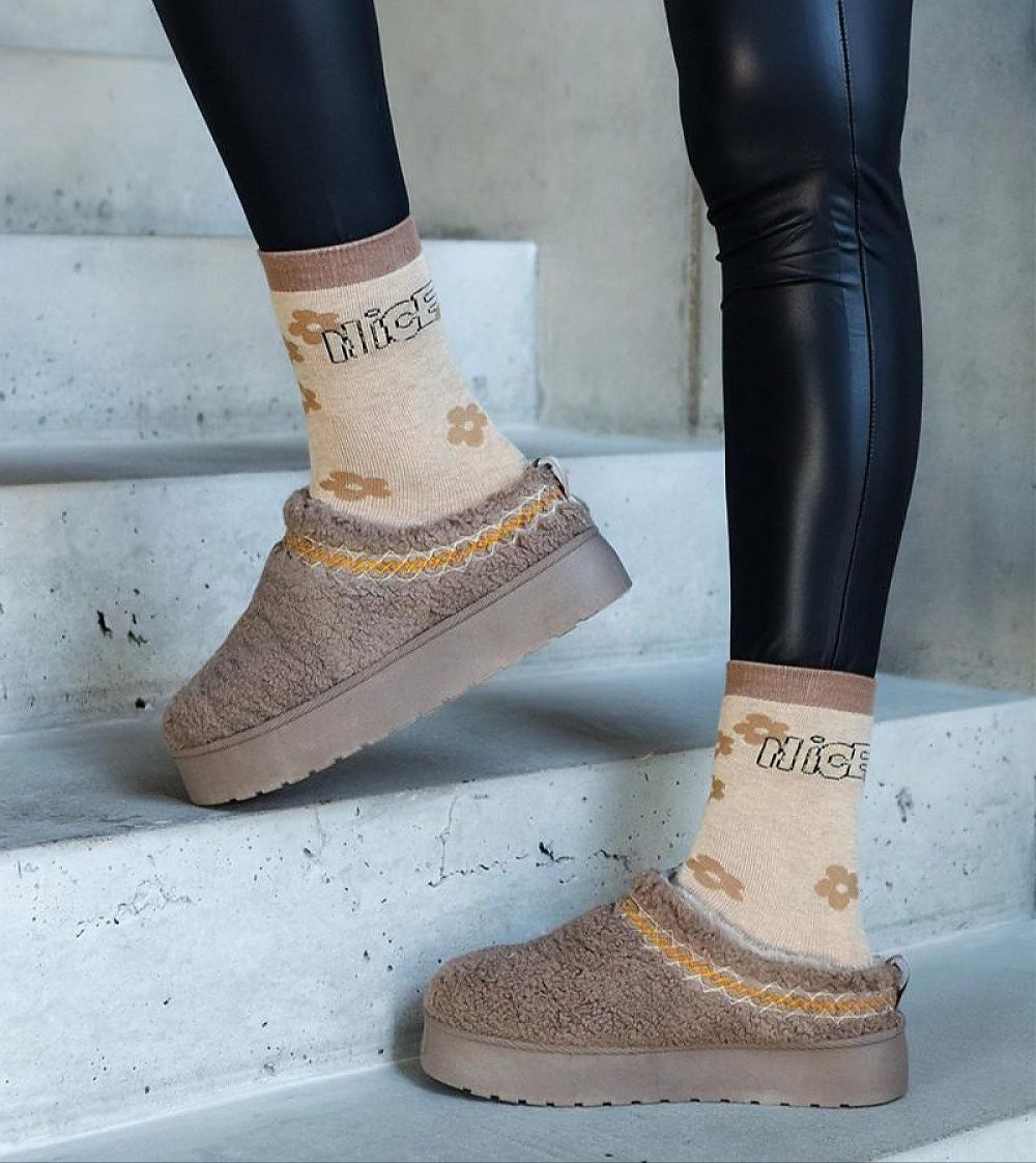 Tavelya Embroidered Winter Snow Boots