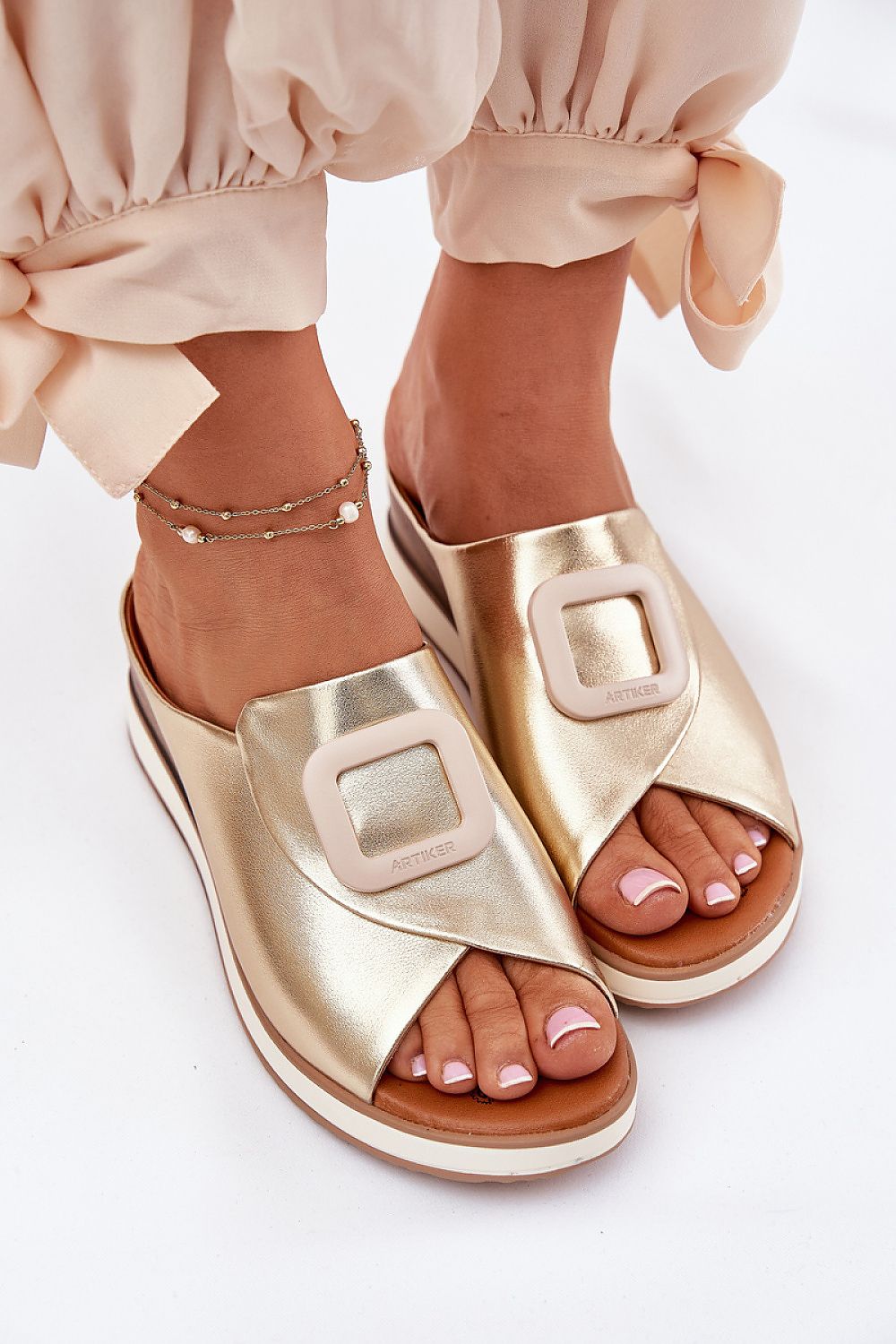 Arelisse Minimal Wedge Flip-Flops