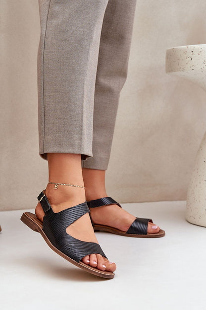 Zaniva Flat Leather Sandals