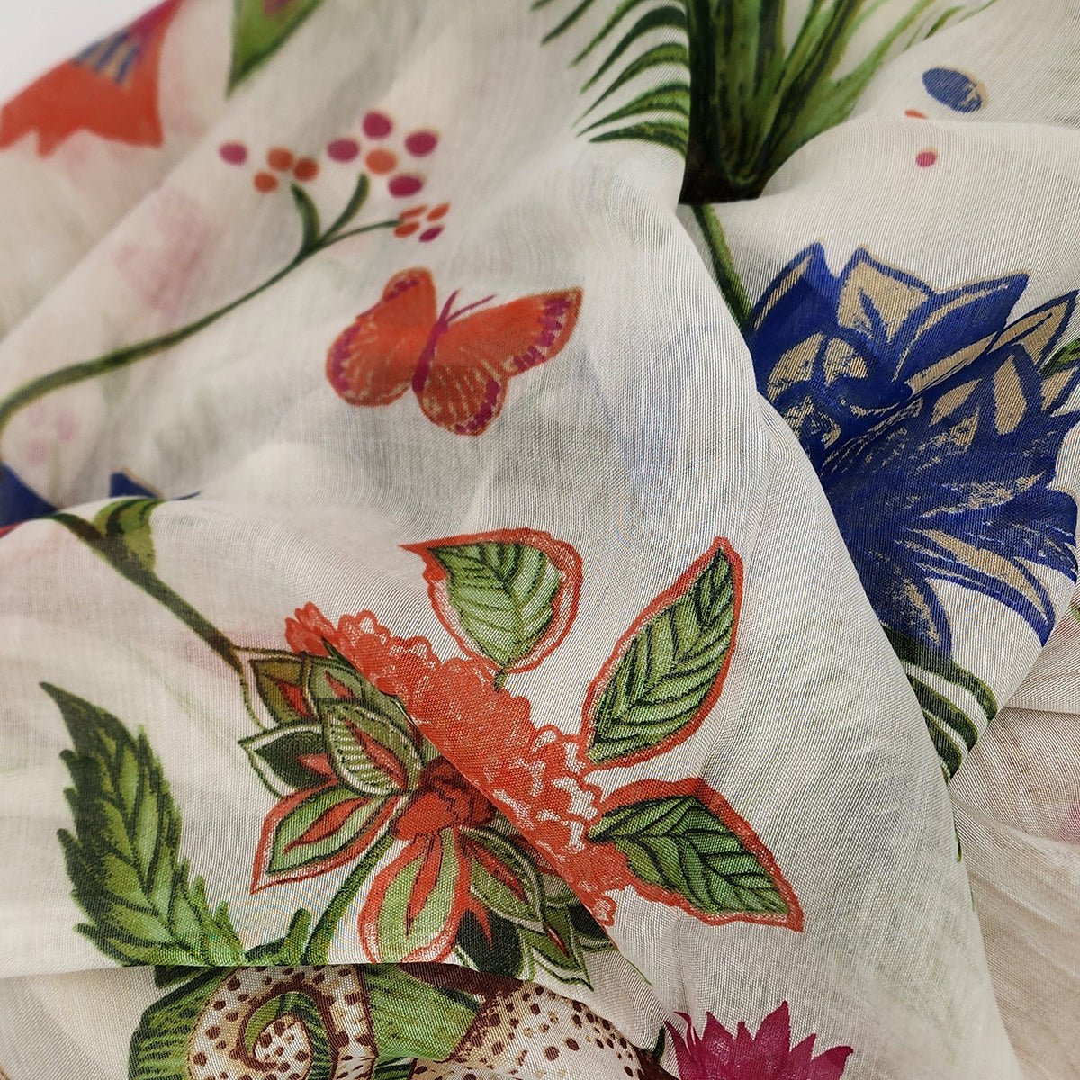 Frida White 02 Bamboo Fiber White Bamboo Scarves by Mar Soreli – Don't Panic Shoes