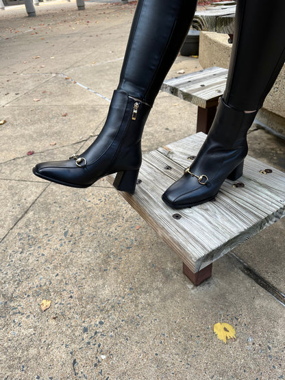The Bukres Black Leather Block Heel Women Boot