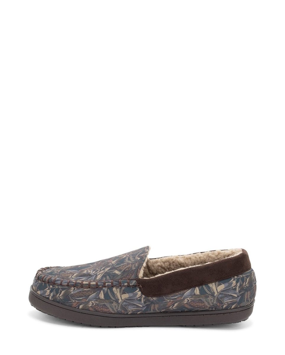 Men's Linden Corn Camo Moc Slipper - Camo Slippers by Western Chief Men's – Don't Panic Shoes