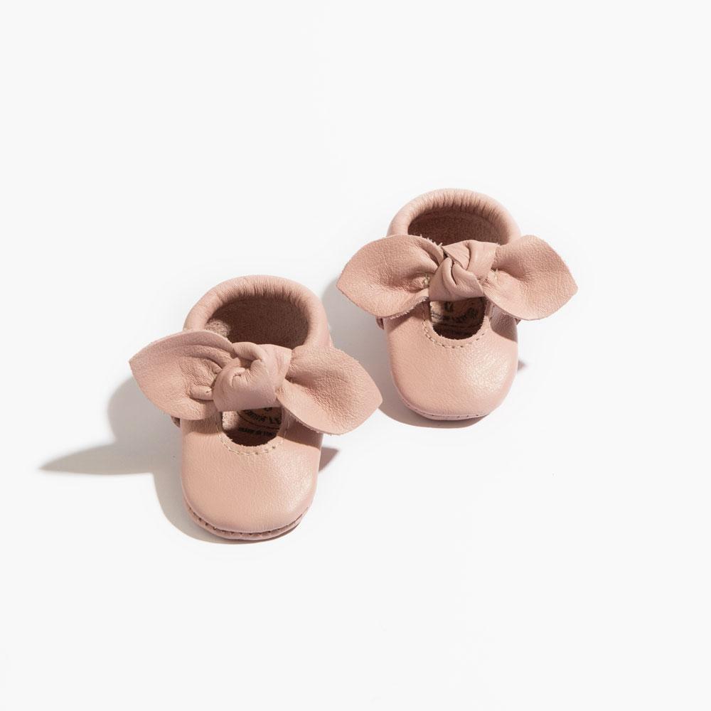 Newborn Blush Knotted Bow Baby Shoe Knotted Bow Mocc by Freshly Picked – Don't Panic Shoes