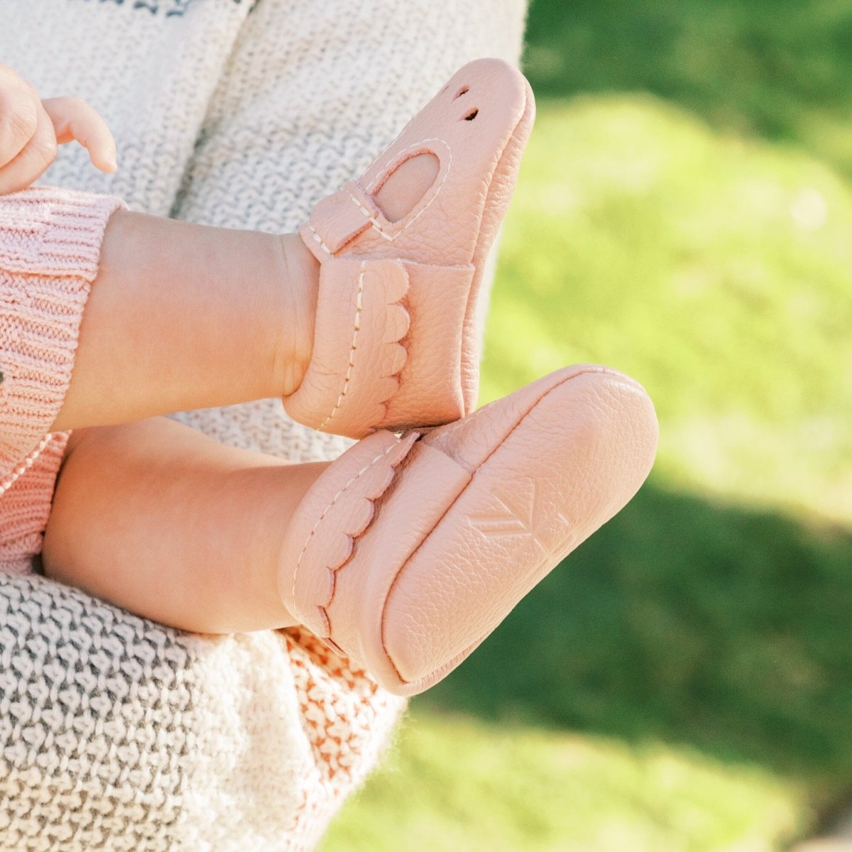 Newborn Blush Mary Jane Baby Shoe Mary Jane by Freshly Picked – Don't Panic Shoes