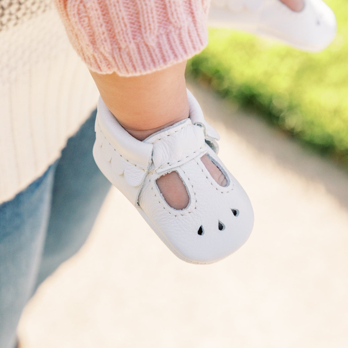 Newborn Bright White Mary Jane Baby Shoe Mary Jane by Freshly Picked – Don't Panic Shoes